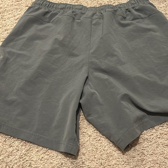 Nike 2XL gray athletic shorts - Picture 3 of 3